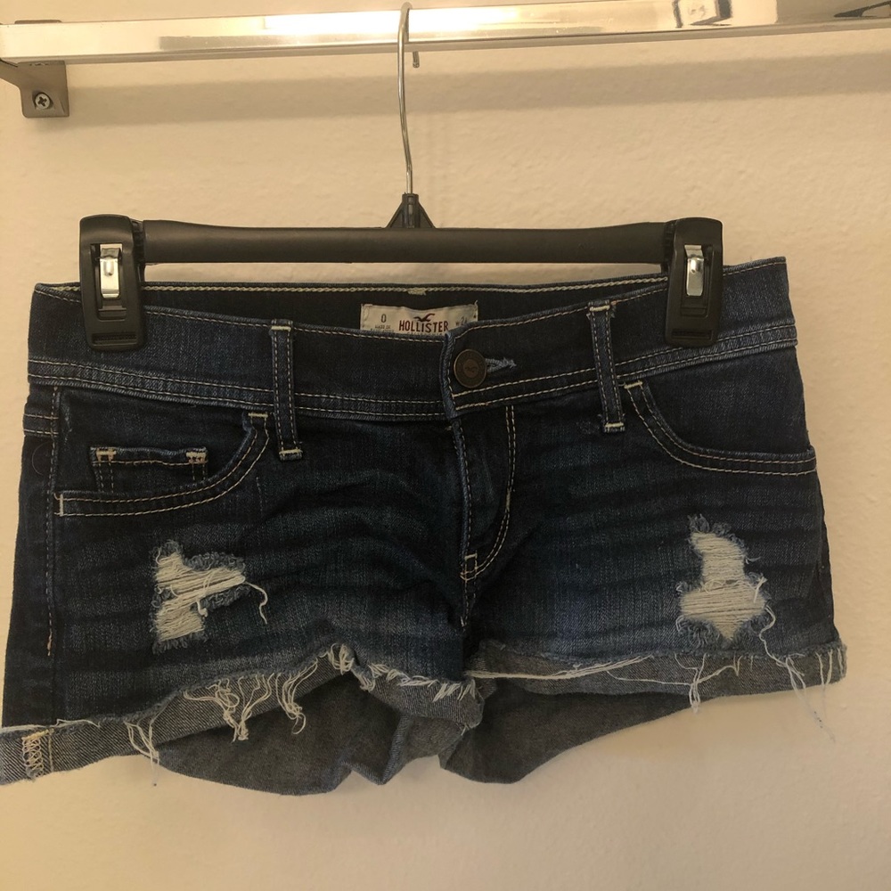 Hollister ripped Jean short shorts